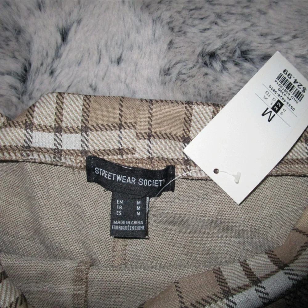 Cute patterned skort! - Picture 3 of 3